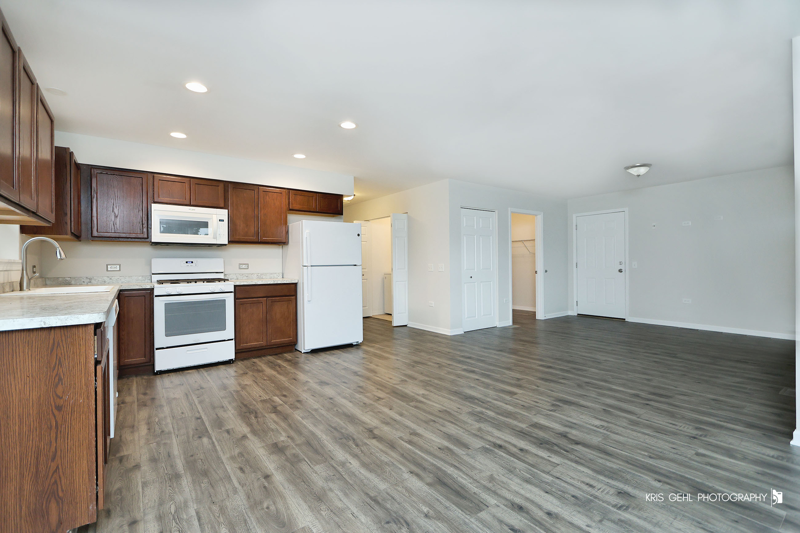 1410 Thomas Drive Property Photo 7