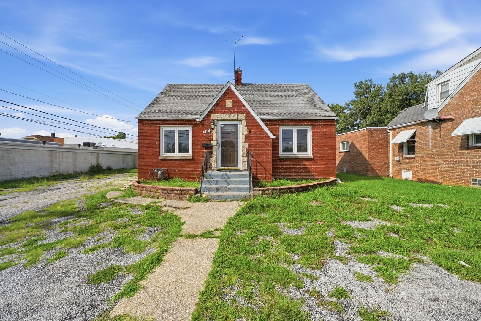404 River Oaks Drive Property Photo 1