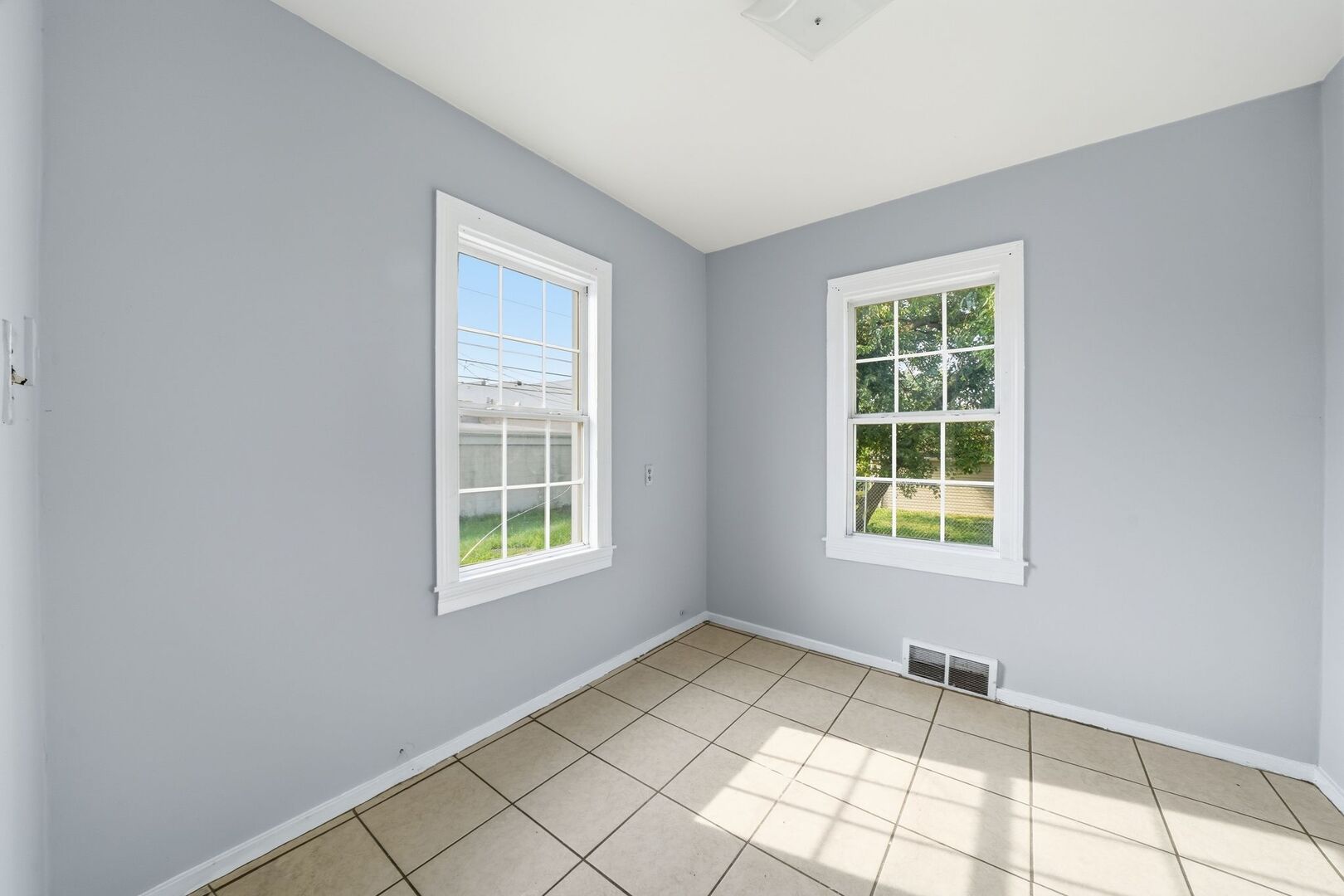 404 River Oaks Drive Property Photo 14