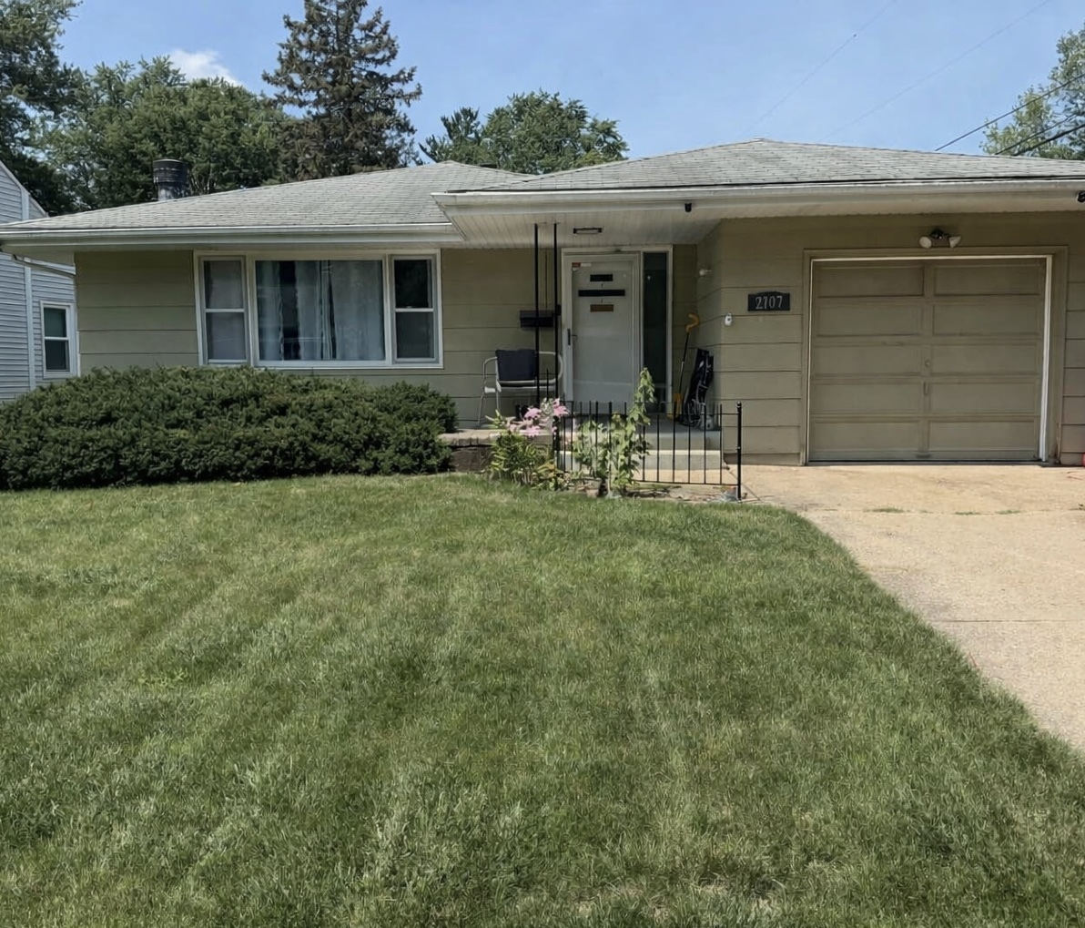 2107 Ohio Parkway Property Photo 1