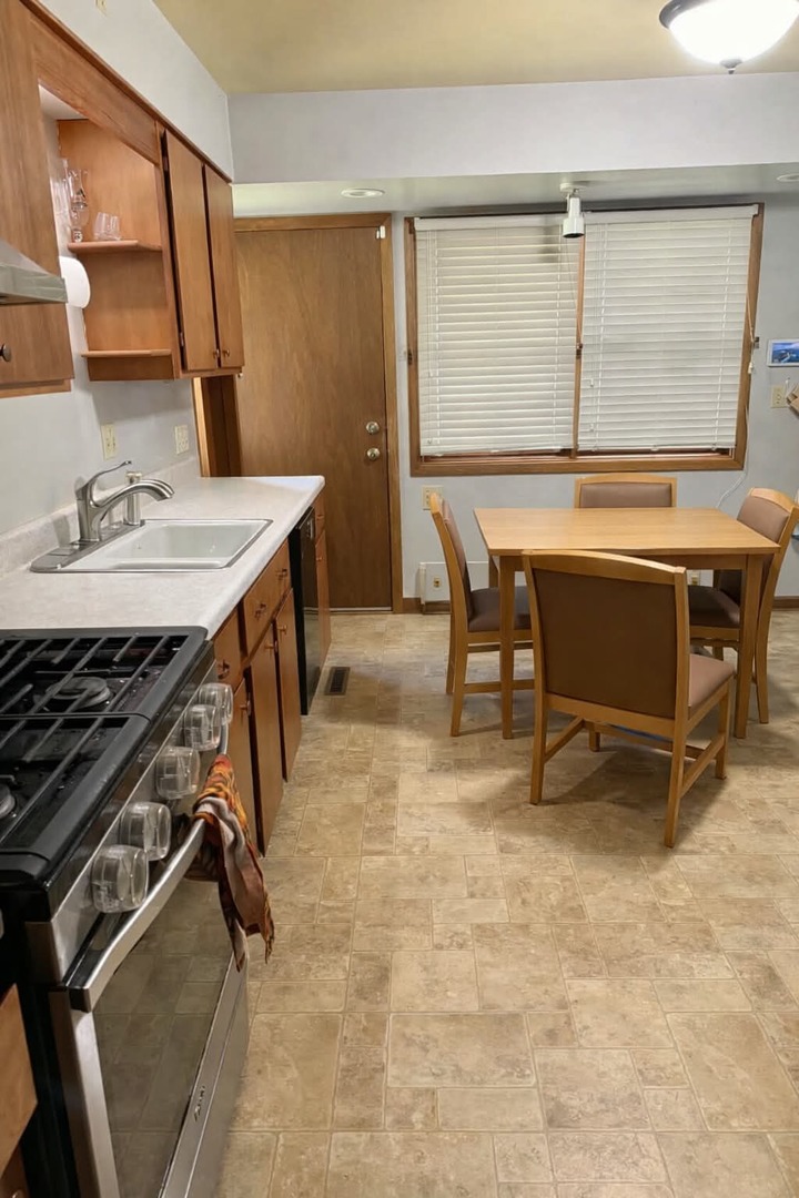 2107 Ohio Parkway Property Photo 6