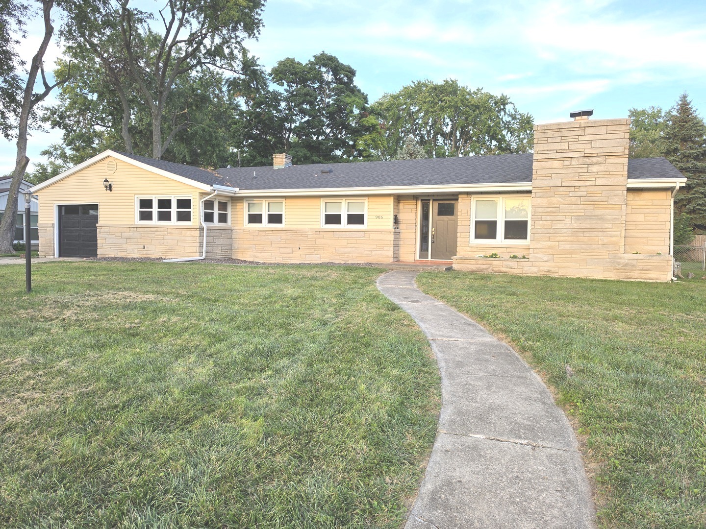 906 Snyder Drive Property Photo 1