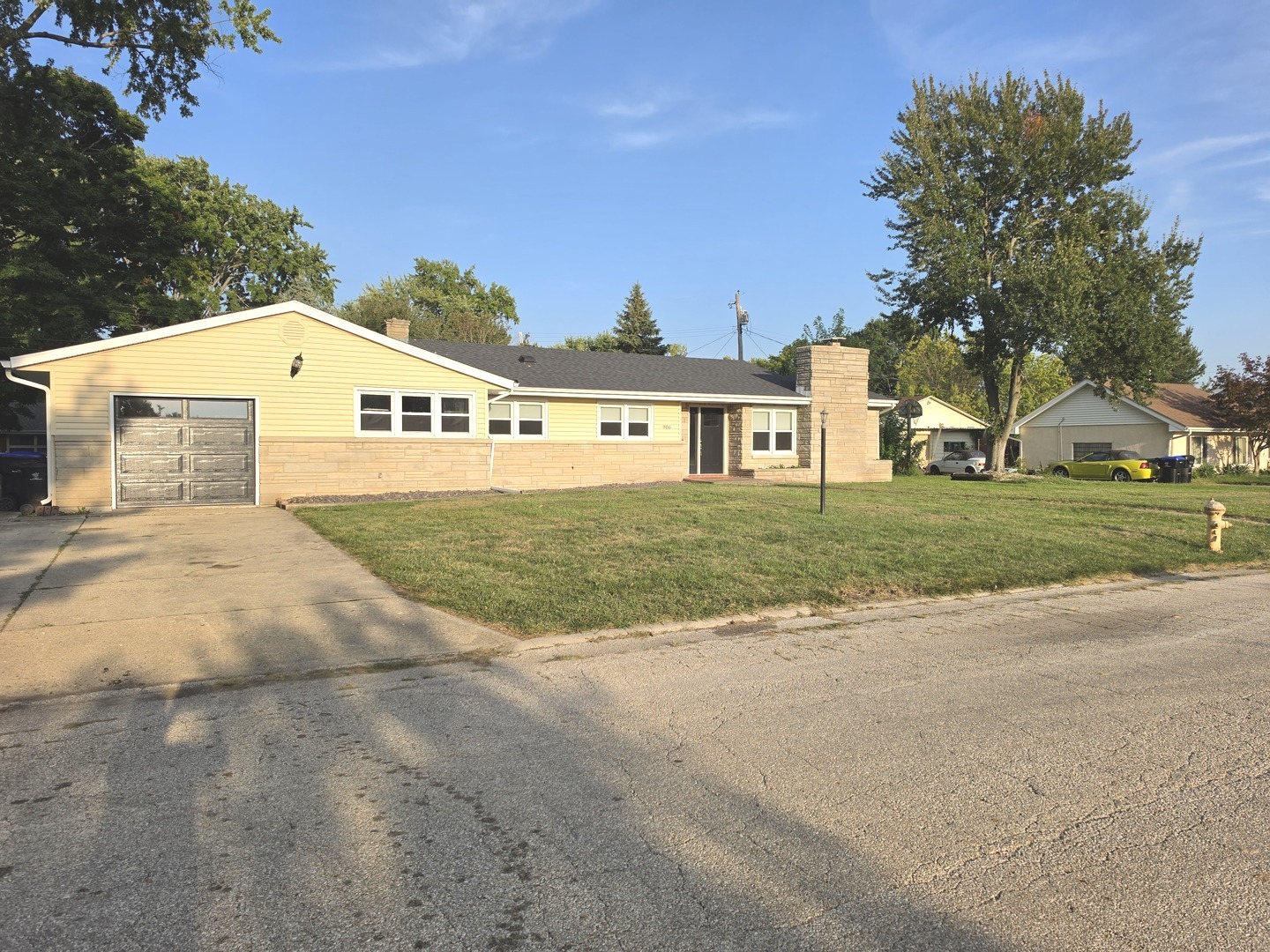 906 Snyder Drive Property Photo 3