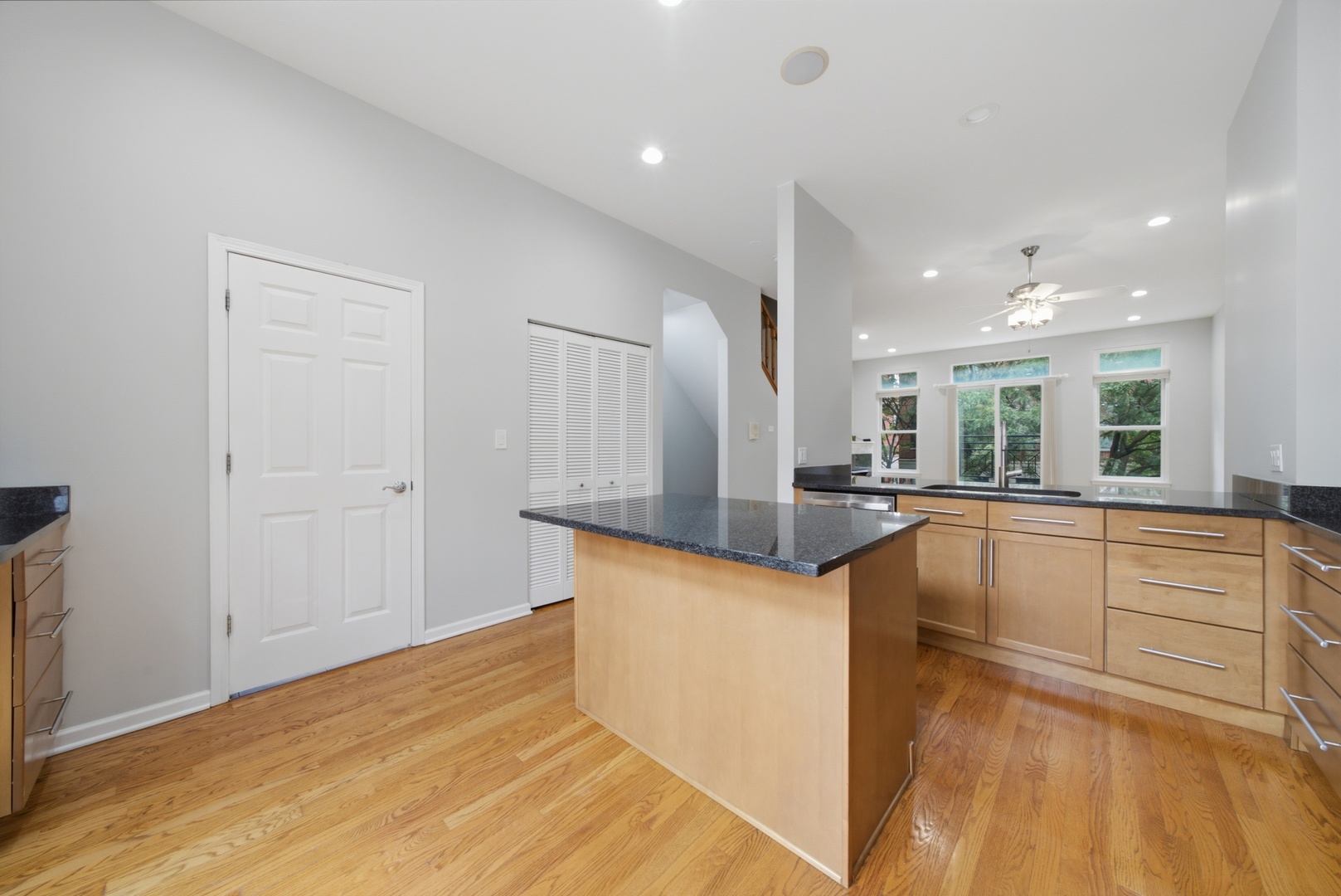 935 W College Parkway Property Photo 15