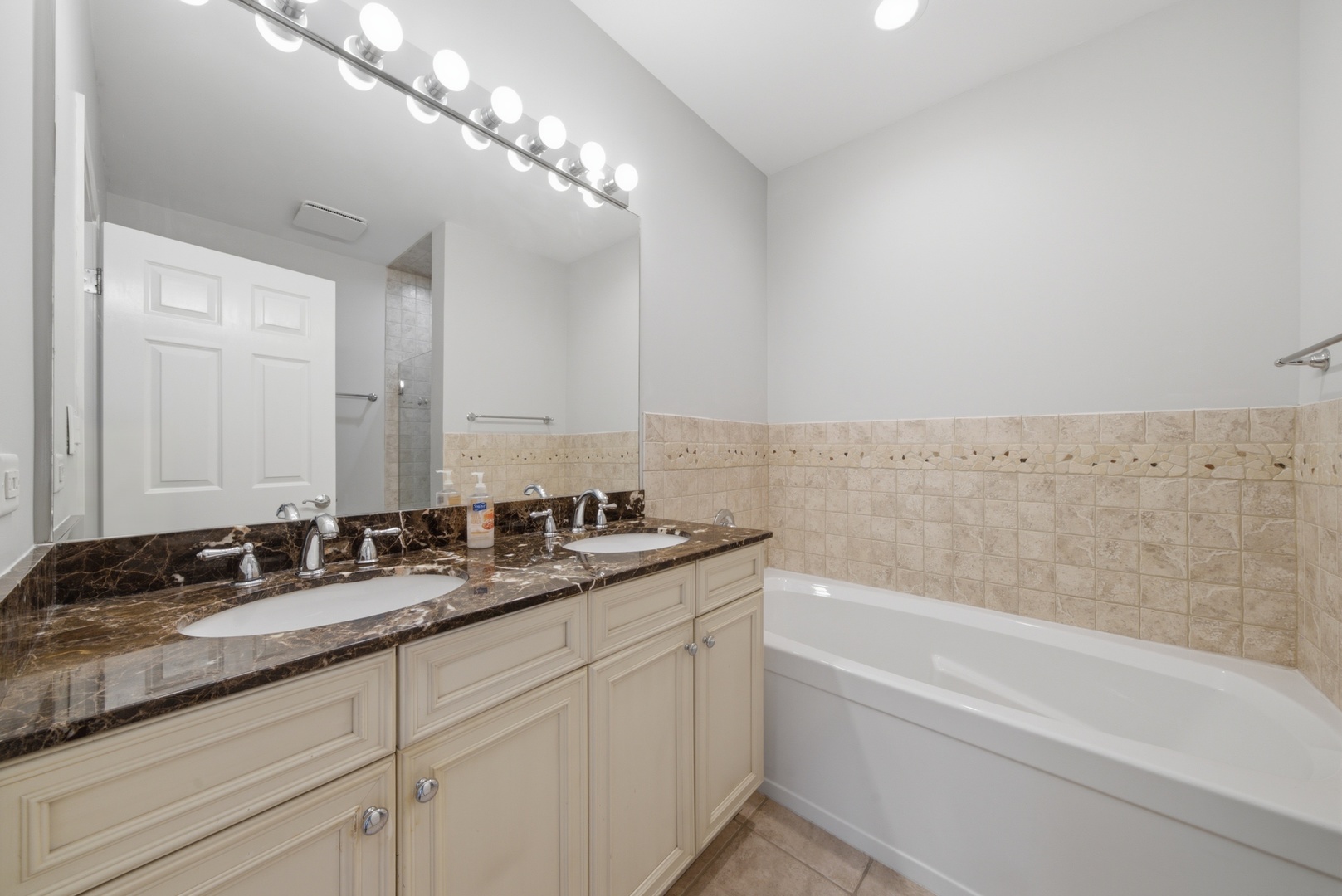 935 W College Parkway Property Photo 21