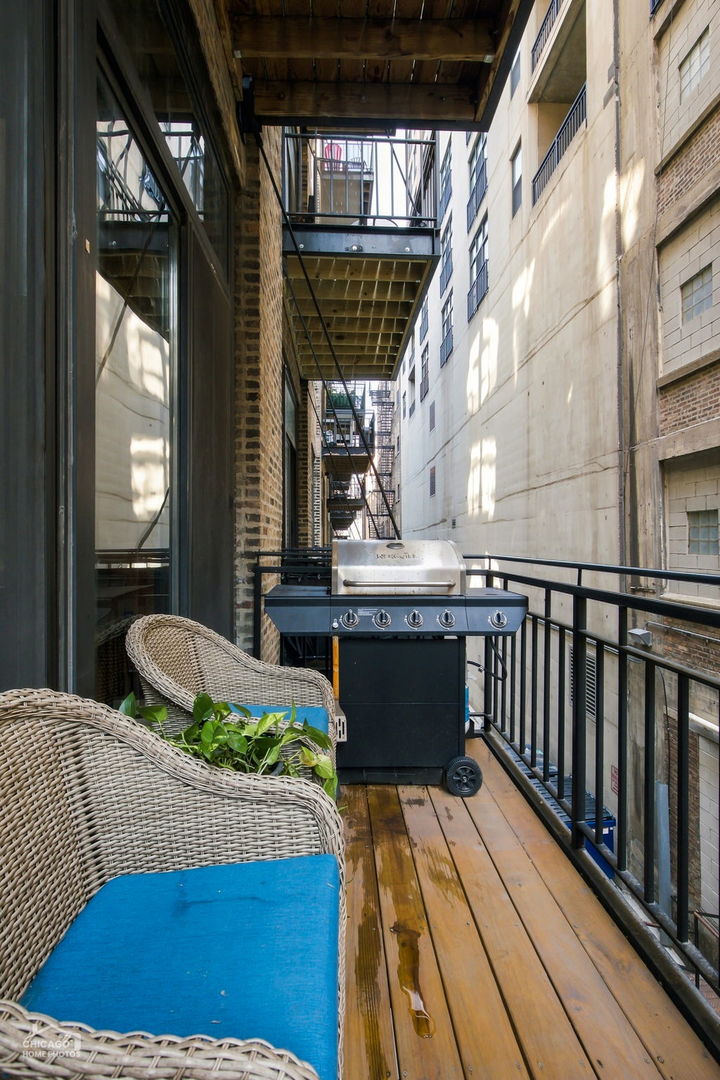 375 W Erie Street 221 Property Photo 18