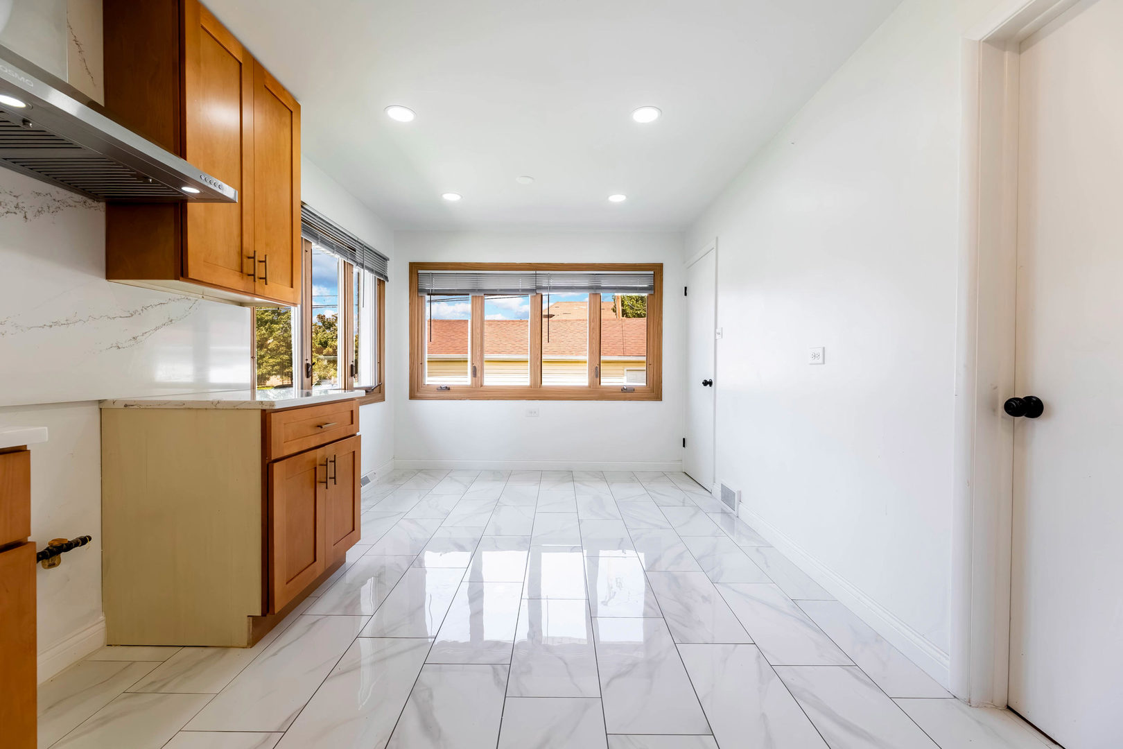 3622 W 54th Street Property Photo 6