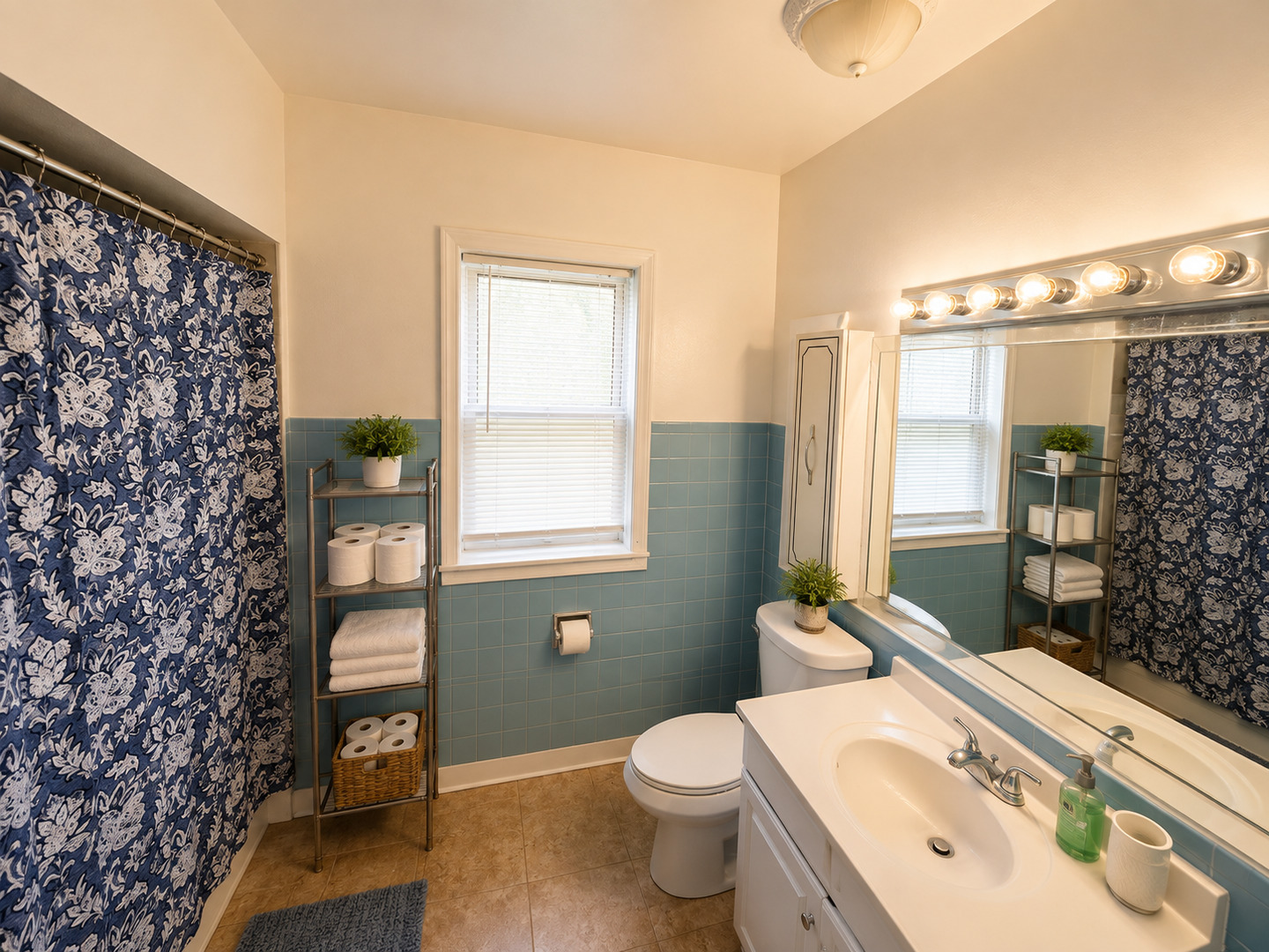 7414 S Chappel Avenue Property Photo 4