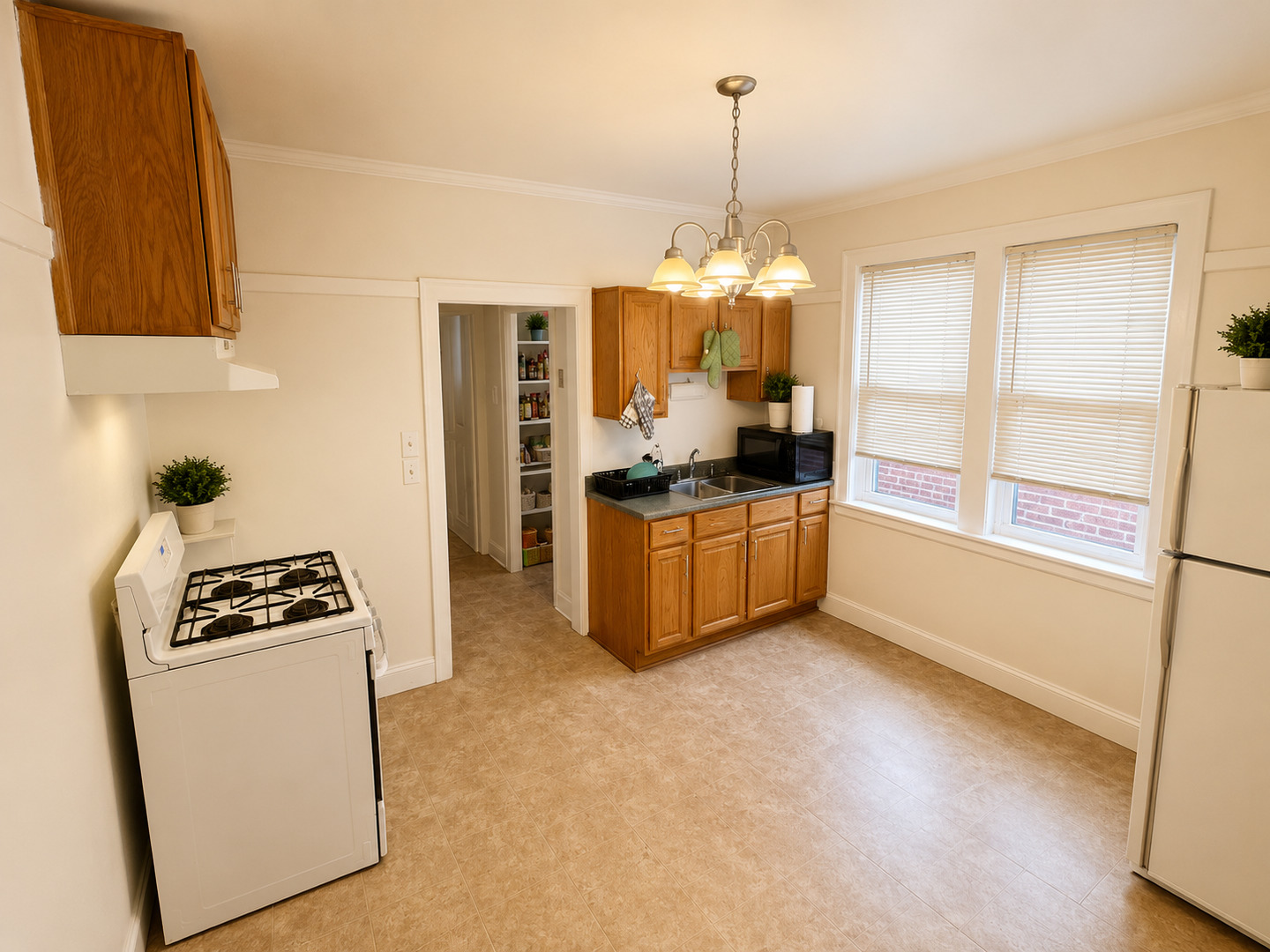 7414 S Chappel Avenue Property Photo 8