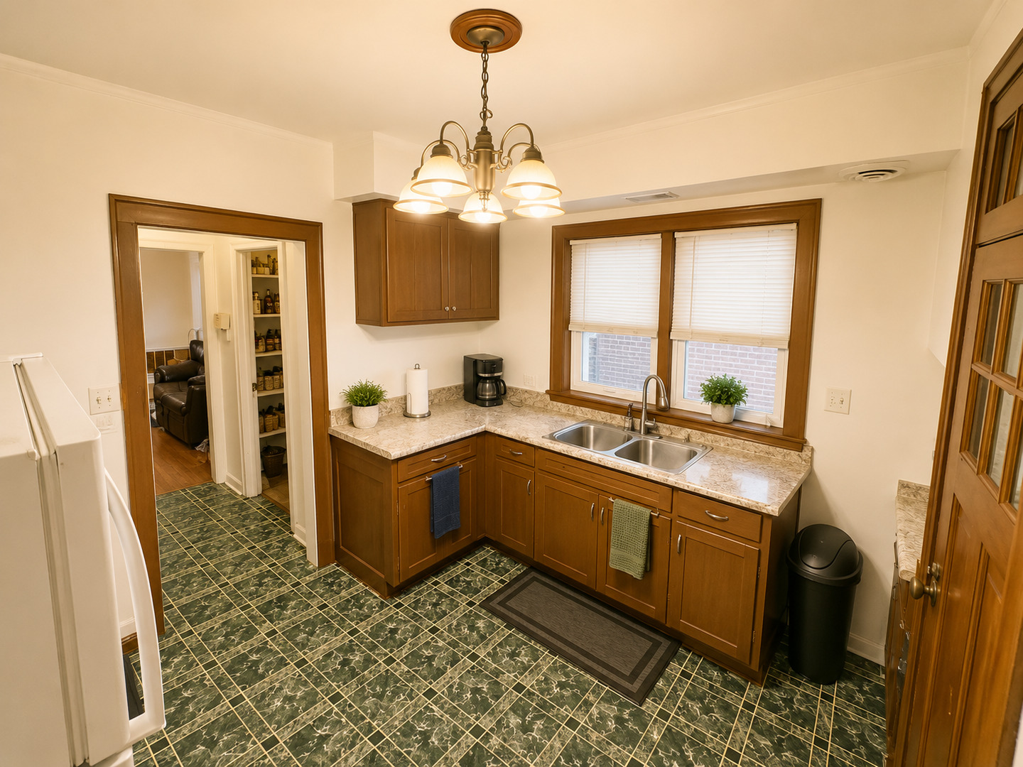 7414 S Chappel Avenue Property Photo 12