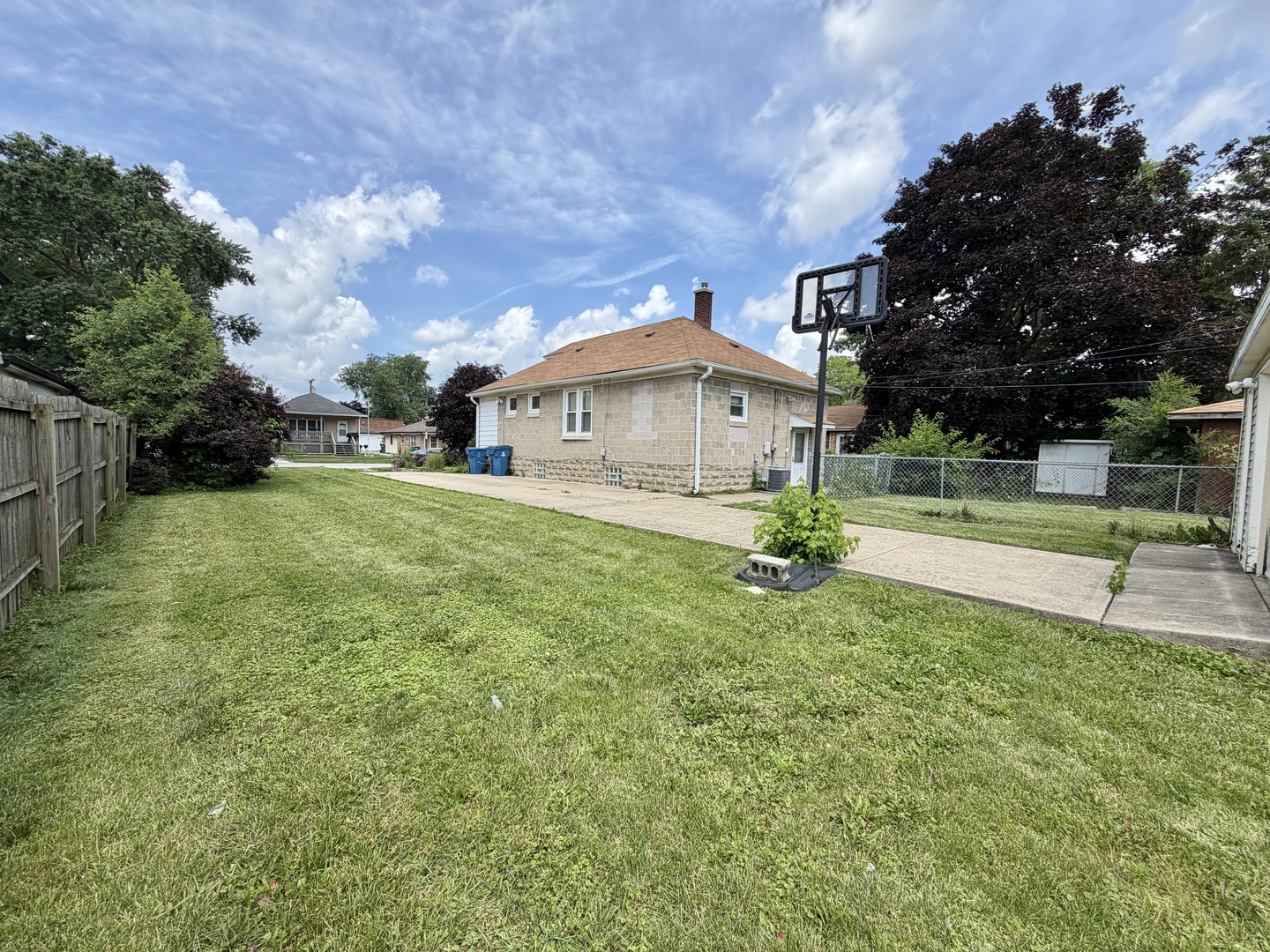 14613 Avers Avenue Property Photo 3
