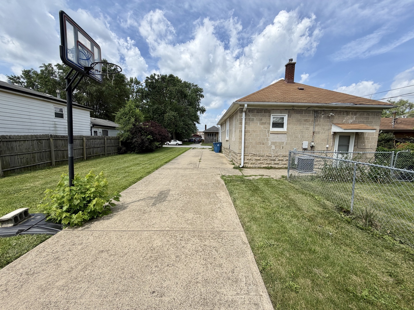 14613 Avers Avenue Property Photo 4