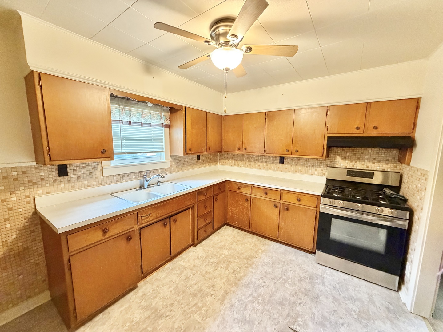 14613 Avers Avenue Property Photo 14