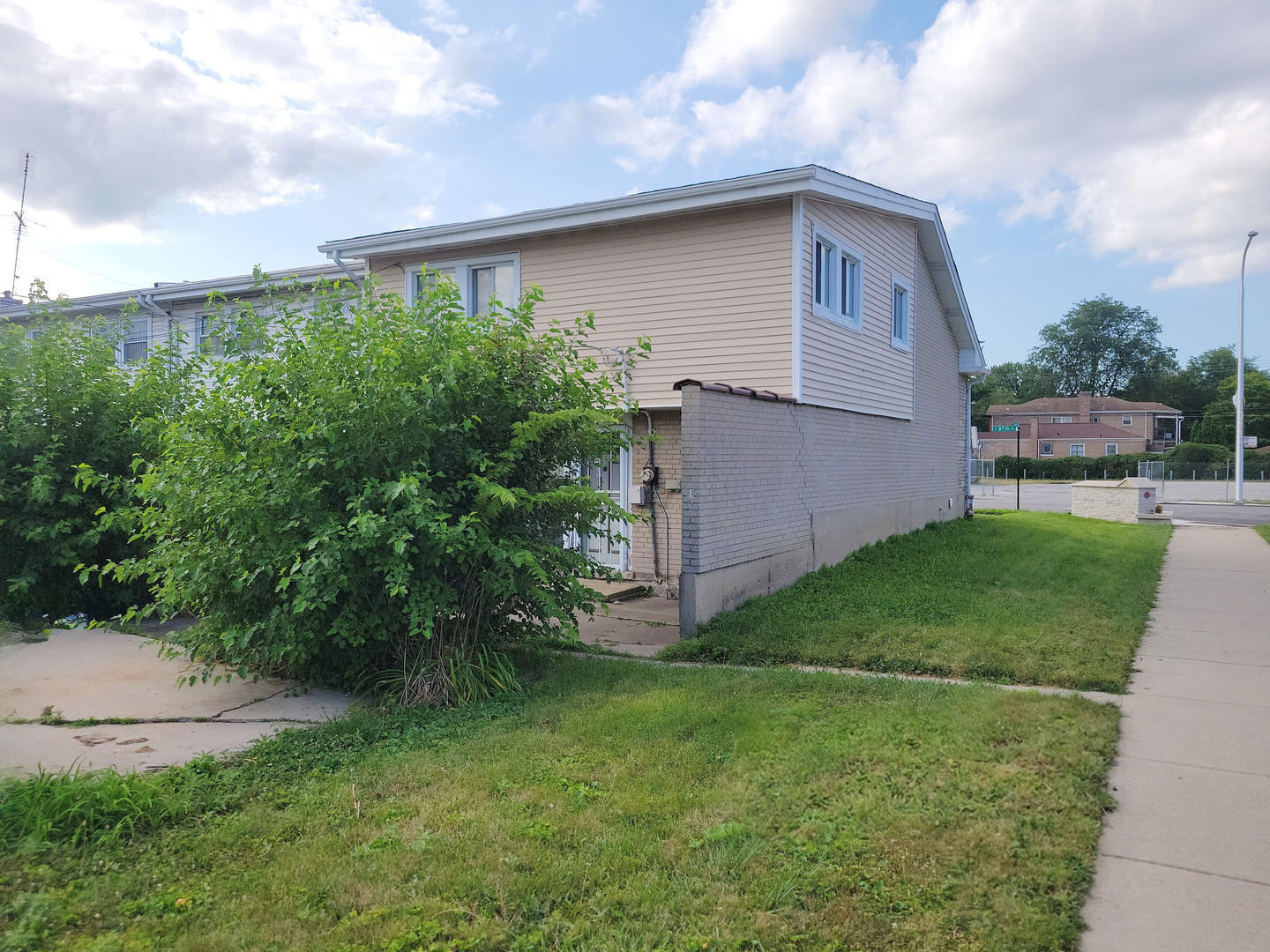 1300 E 87th Street Property Photo 3