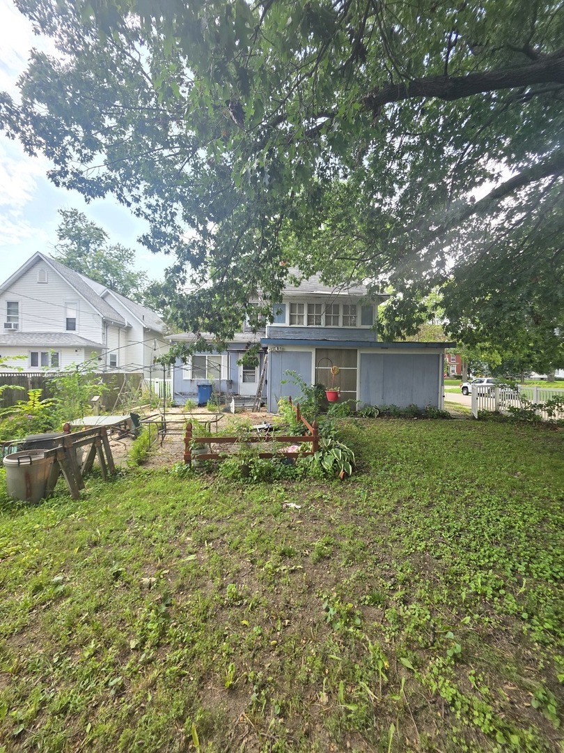 912 Locust Street Property Photo 3