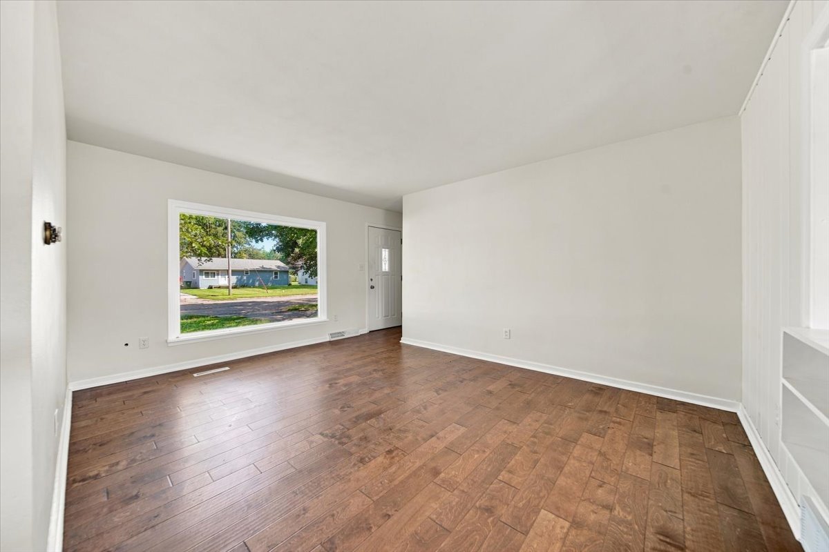 1304 11th Avenue Property Photo 3