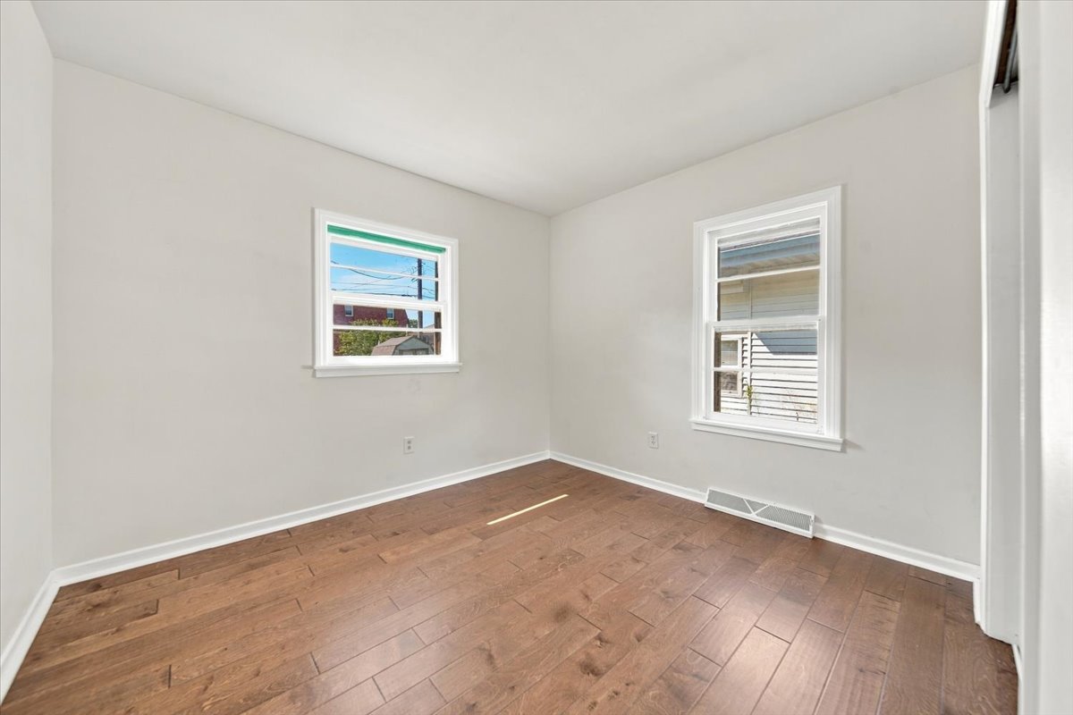 1304 11th Avenue Property Photo 11