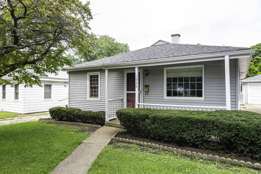 1939 Chestnut Street Property Photo 2