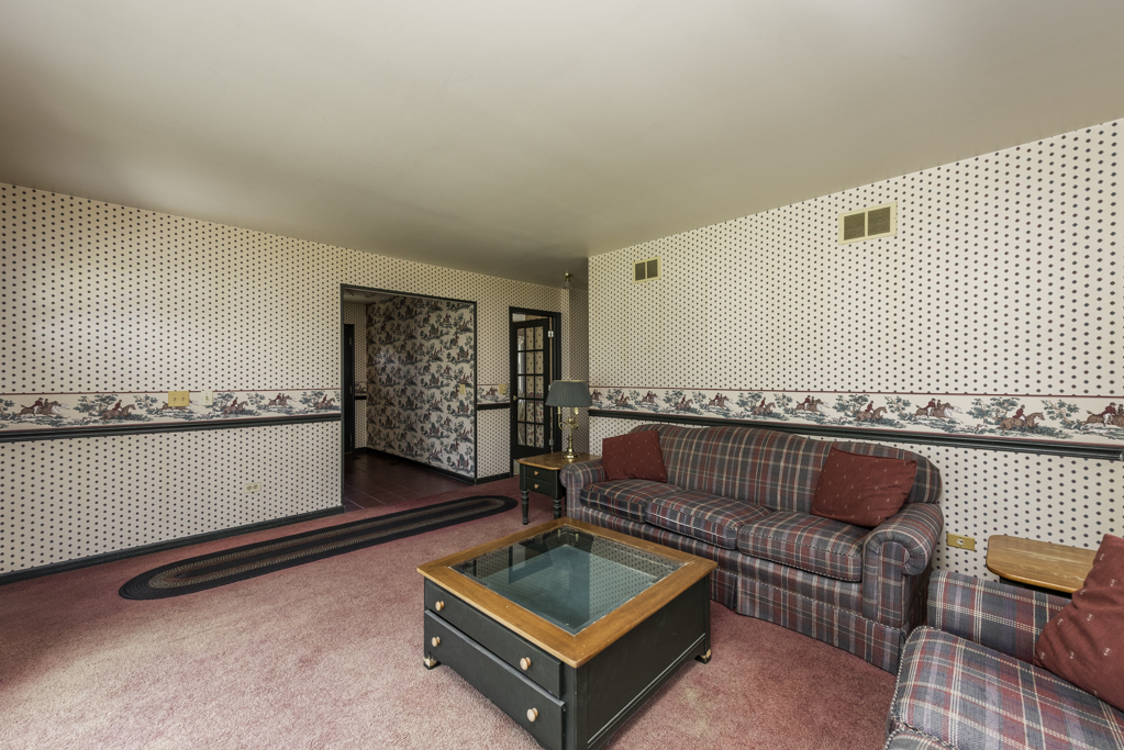 1939 Chestnut Street Property Photo 5