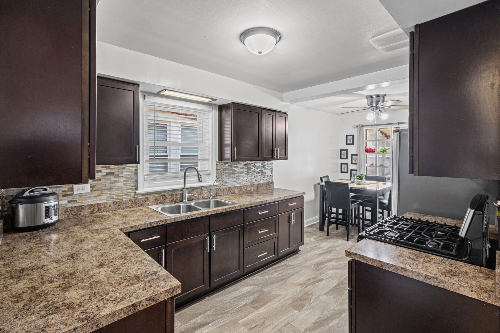8340 S Yates Boulevard Property Photo 6