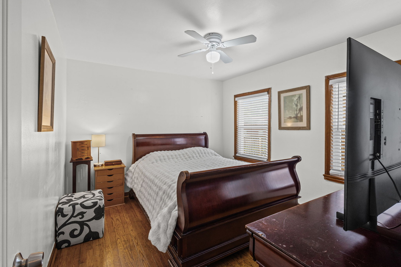 8340 S Yates Boulevard Property Photo 9