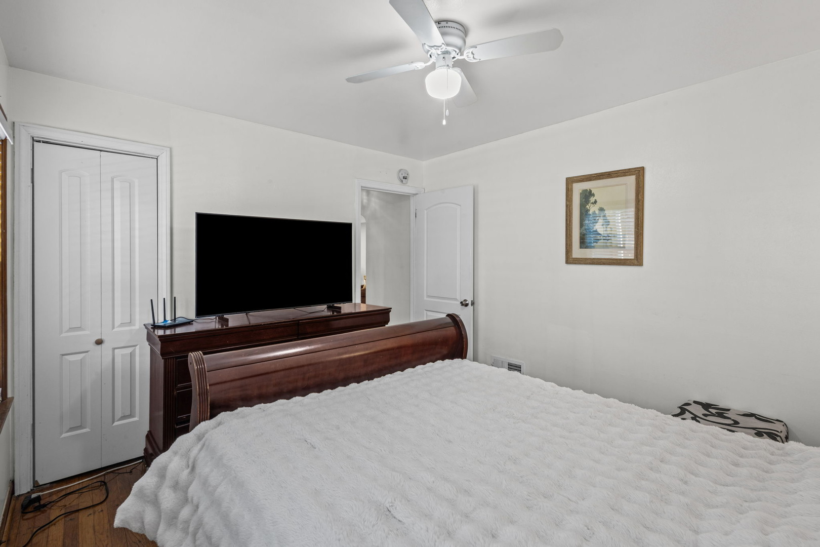 8340 S Yates Boulevard Property Photo 10