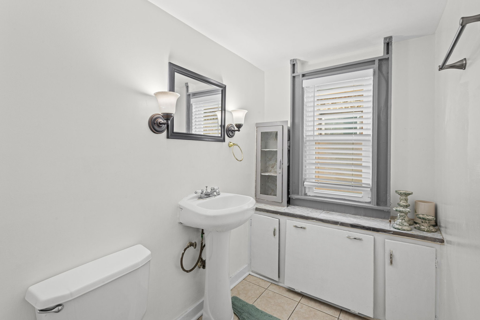 8340 S Yates Boulevard Property Photo 15