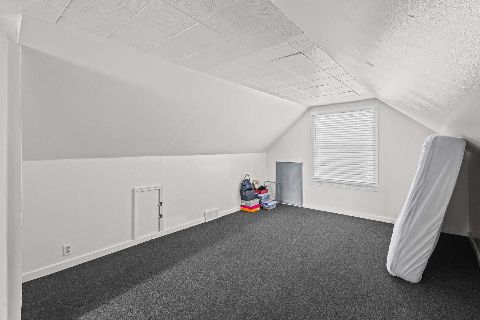 8340 S Yates Boulevard Property Photo 16