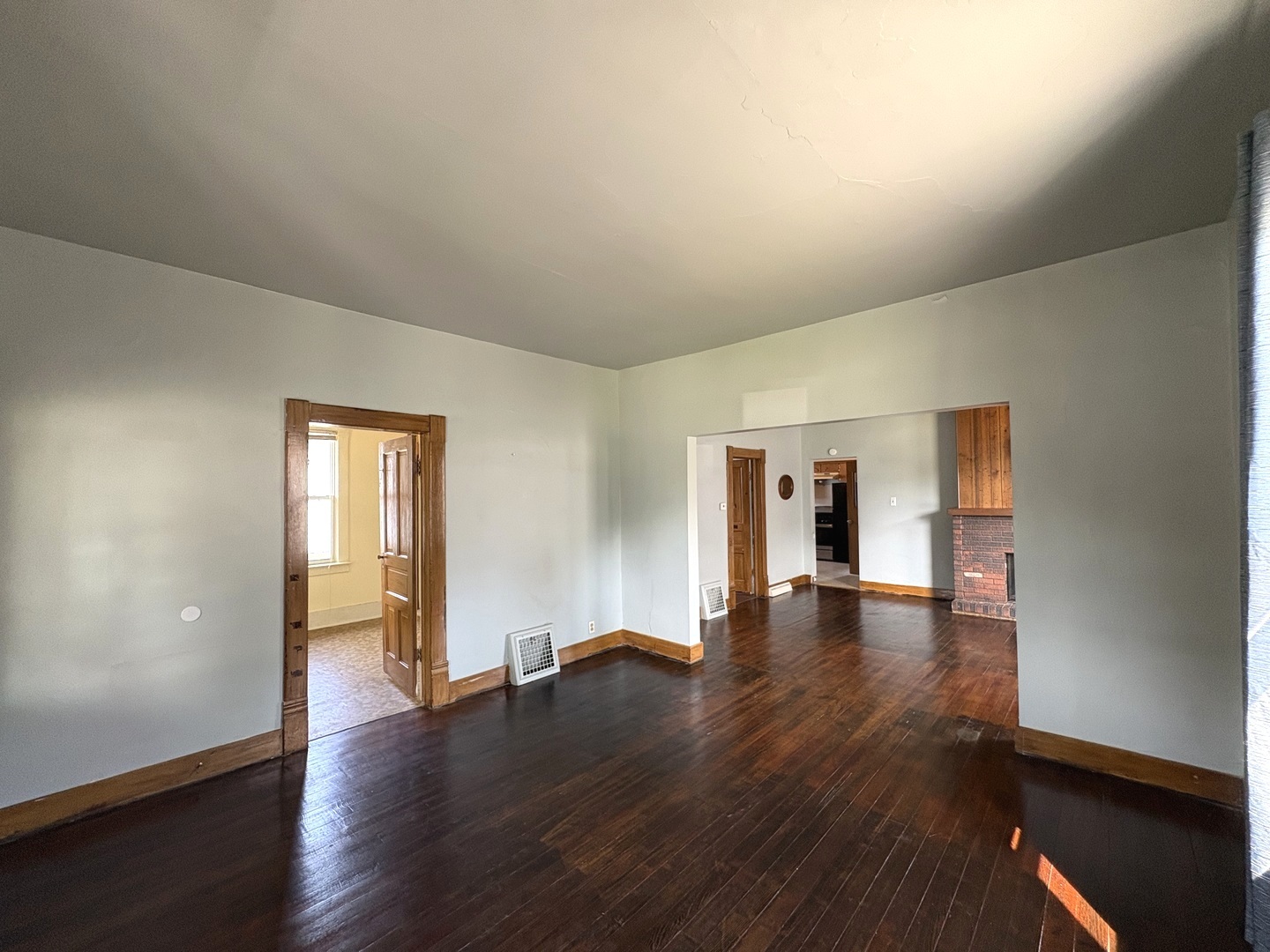 1423 Pulaski Street Property Photo 5