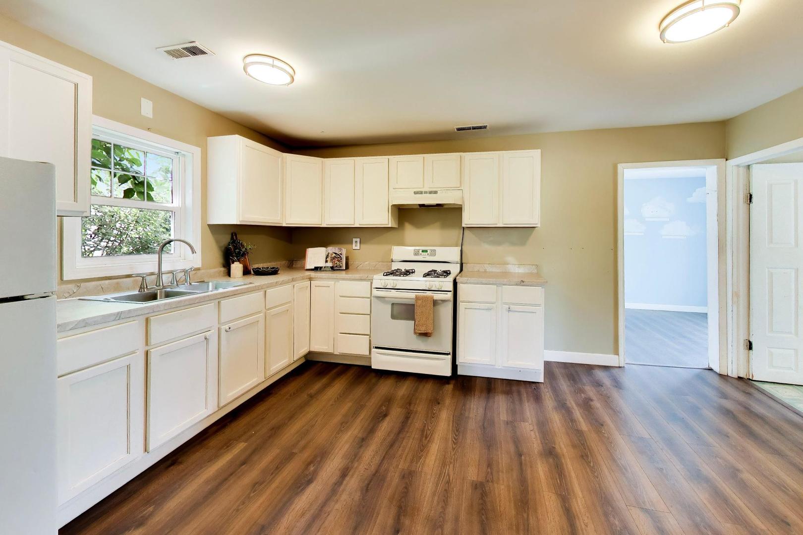 1504 North Avenue Property Photo 10