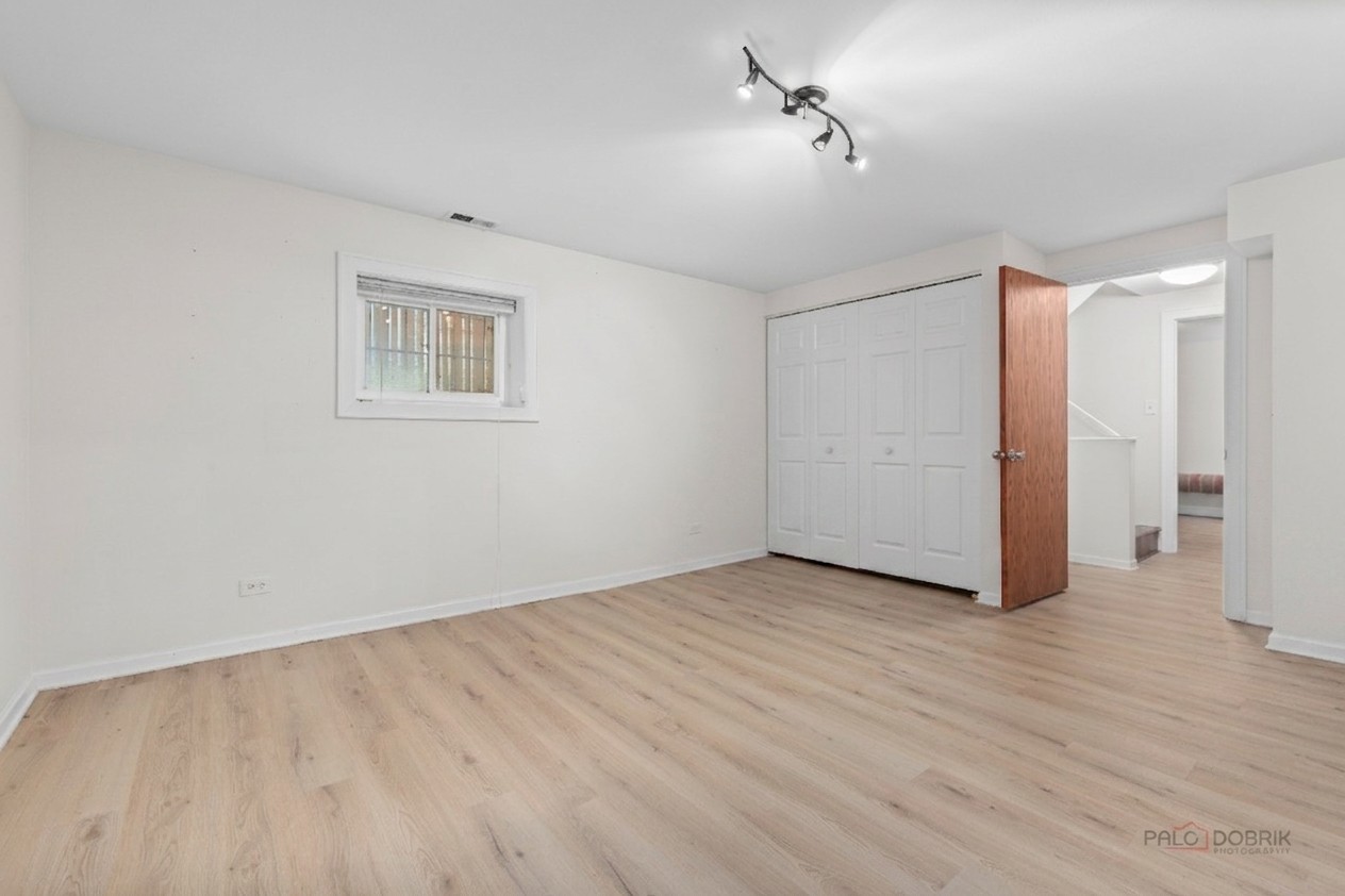 421 W Oakdale Avenue 4 Property Photo 18