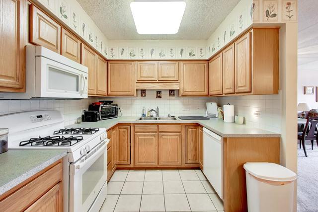 750 Pearson Street 407 Property Photo 9