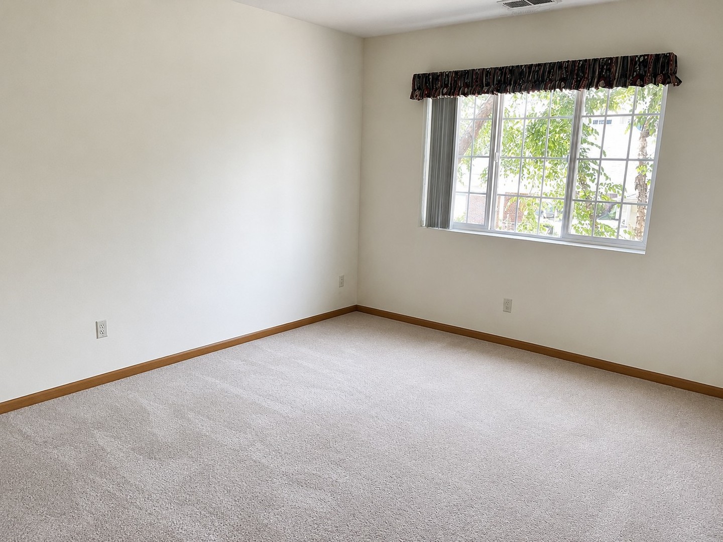 801 N Mclean Boulevard 254 Property Photo 7