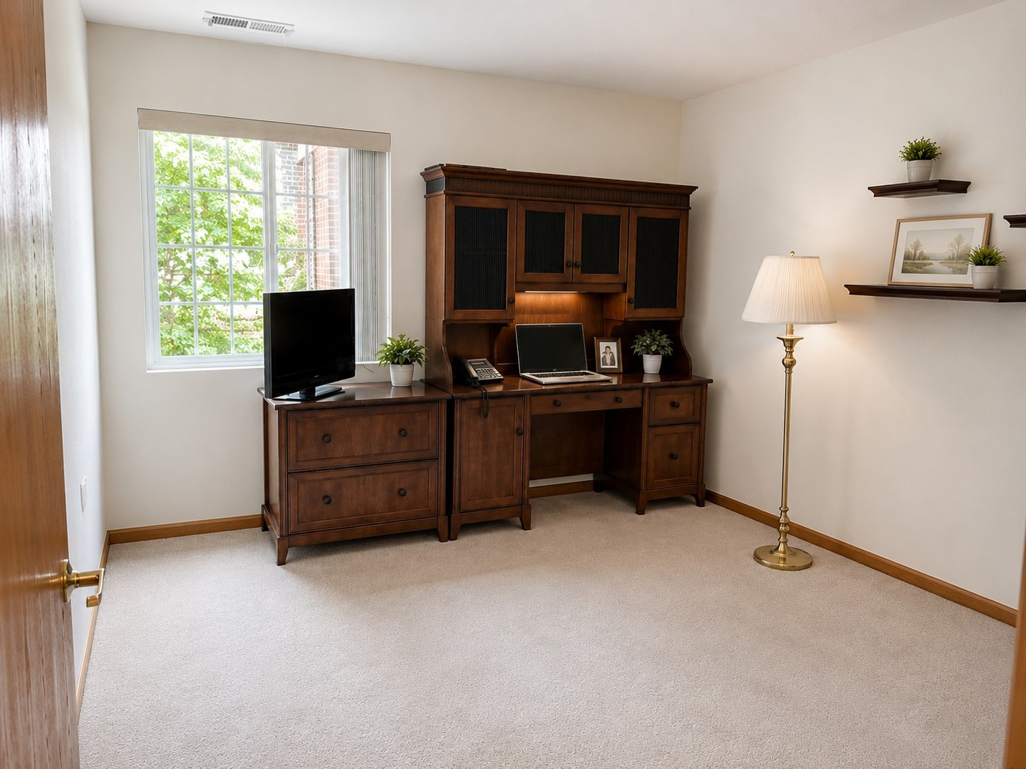 801 N Mclean Boulevard 254 Property Photo 8