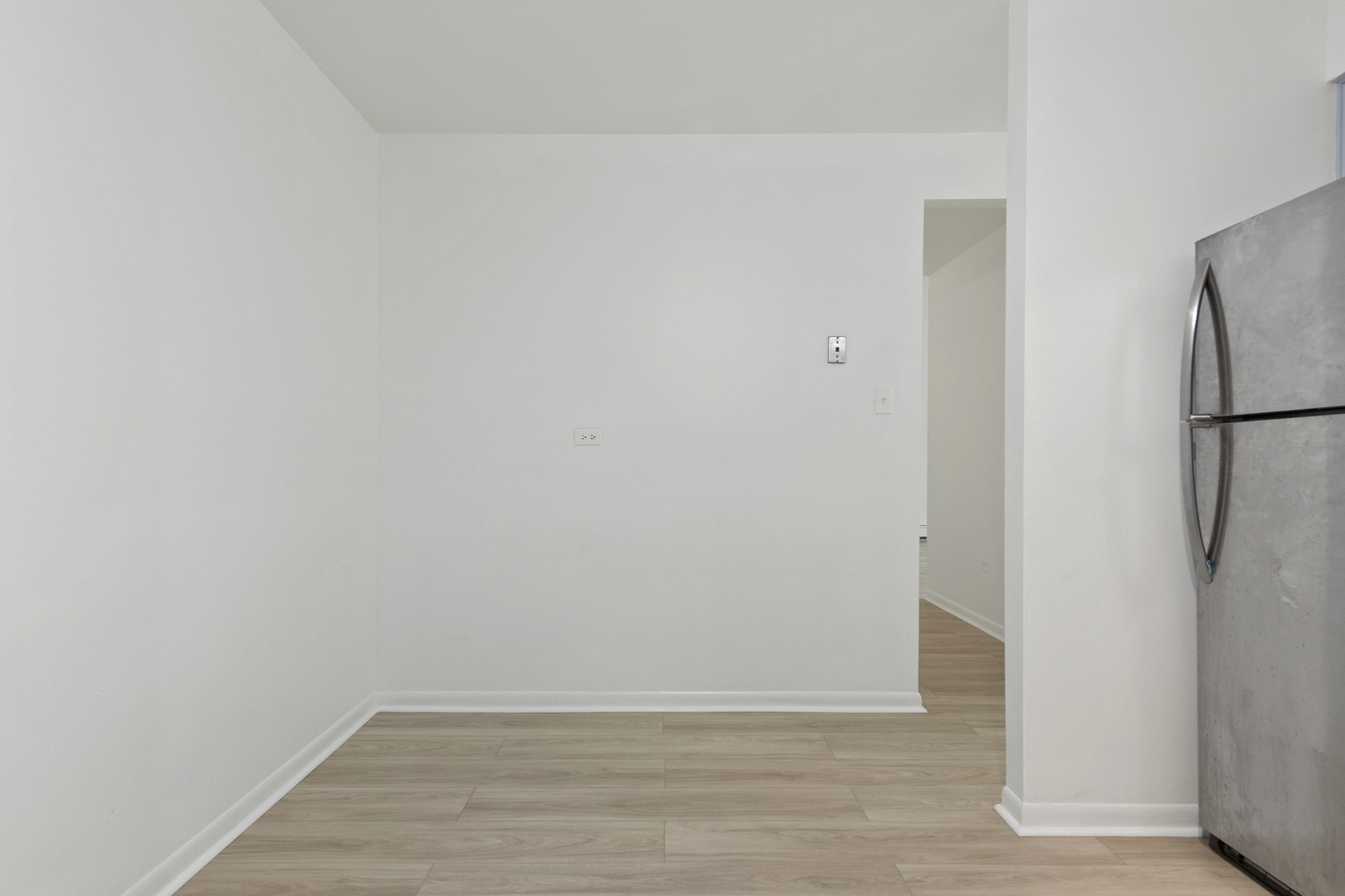 1133 S Finley Road 402 Property Photo 5