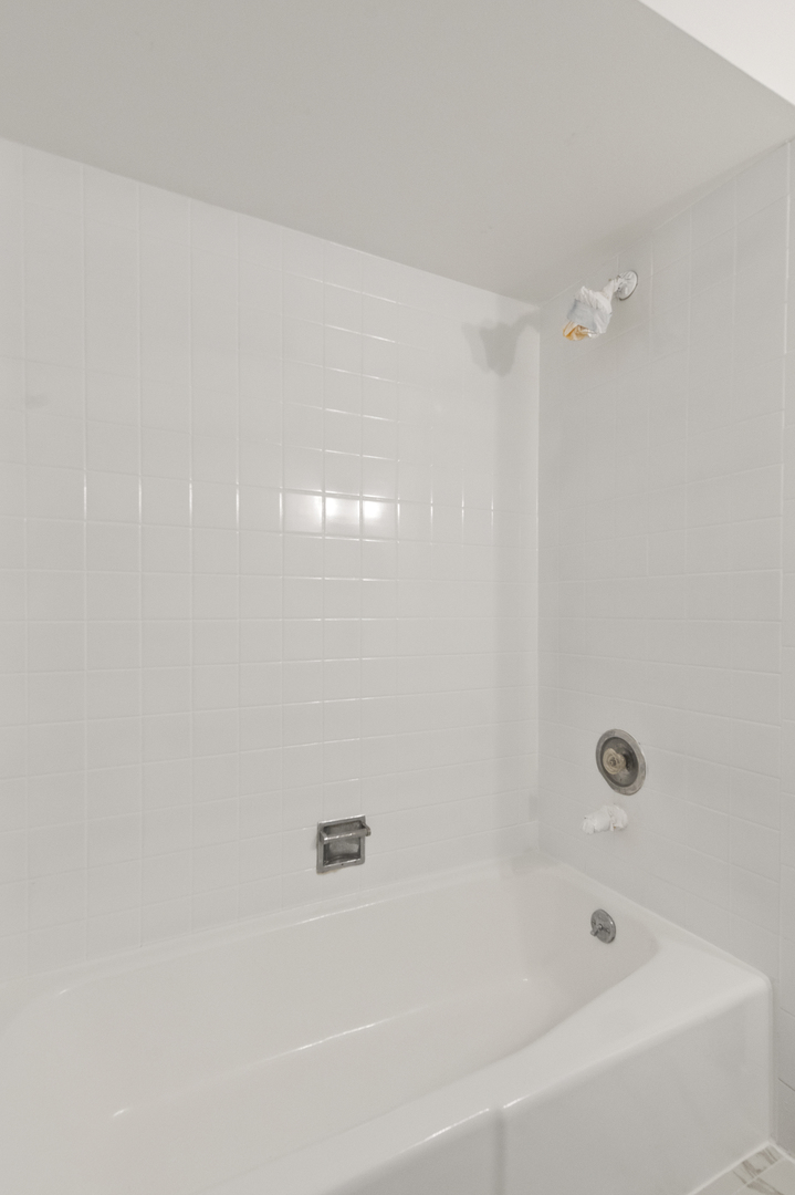 1133 S Finley Road 402 Property Photo 7