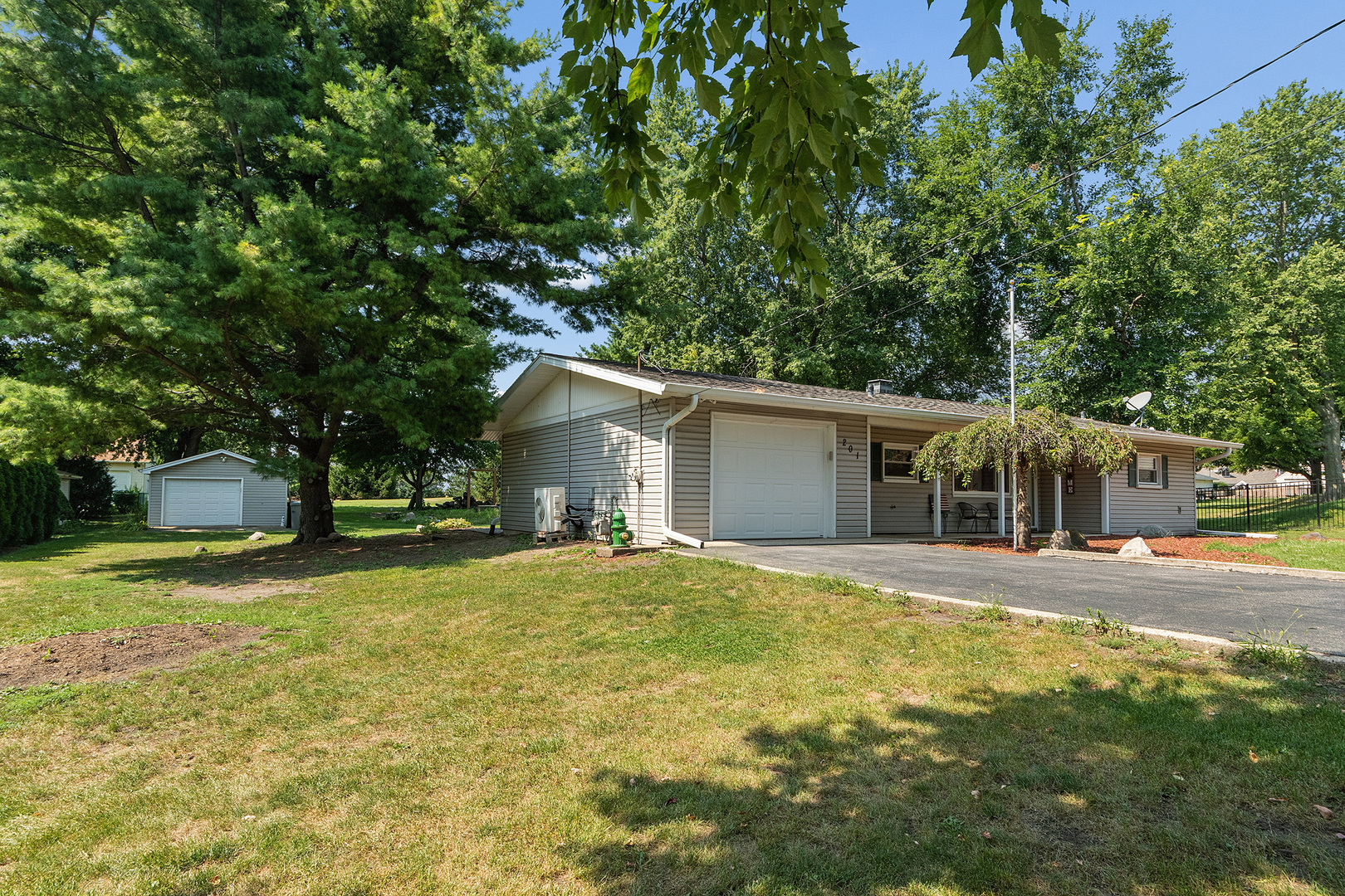 12740097 Property Photo 2