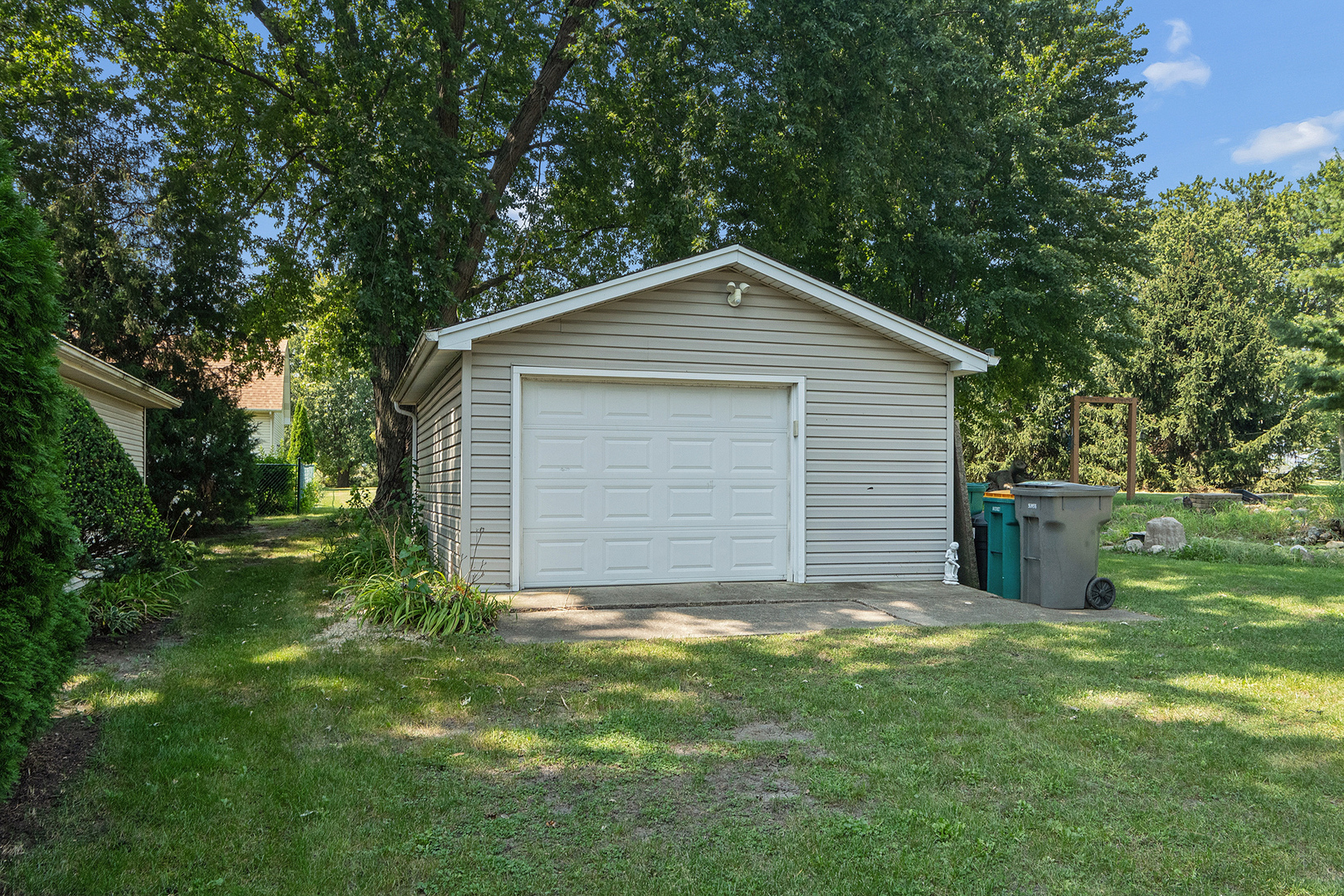 12740097 Property Photo 24