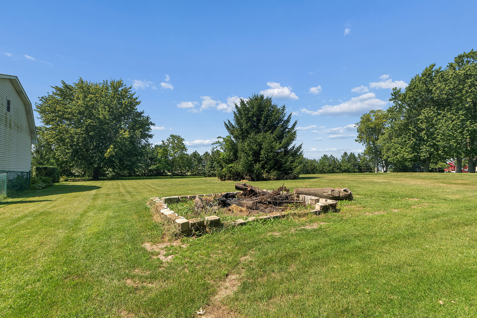 12740097 Property Photo 26