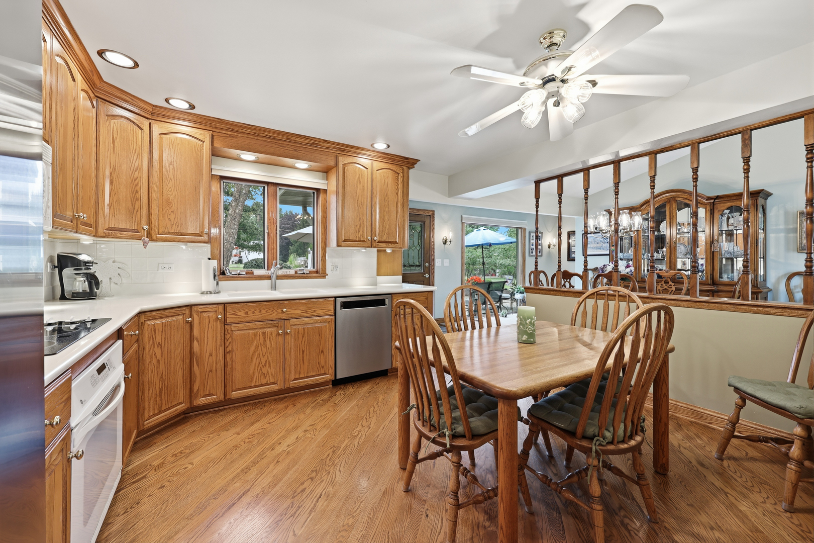 22w375 Walnut Avenue Property Photo 10