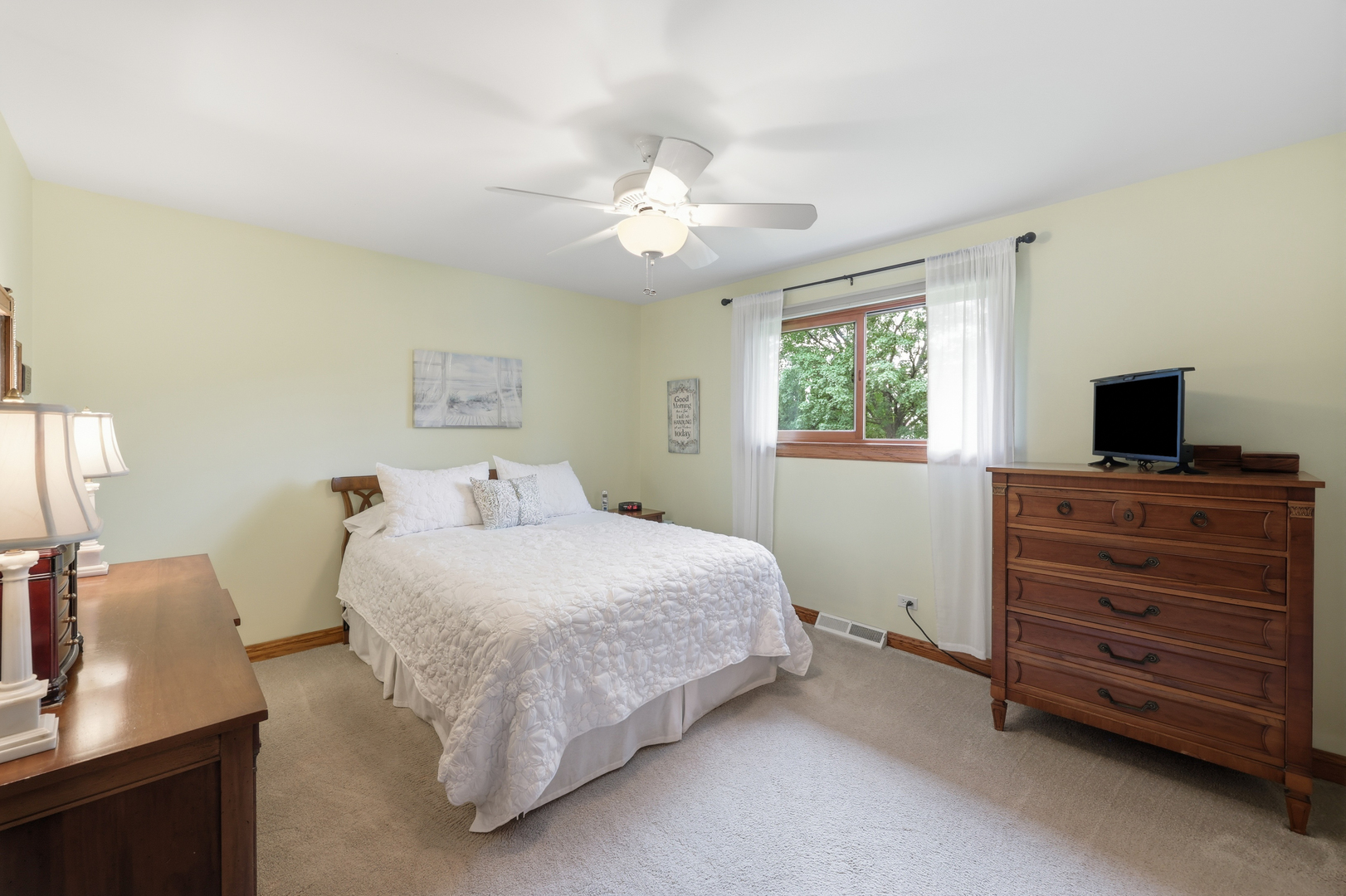 22w375 Walnut Avenue Property Photo 22