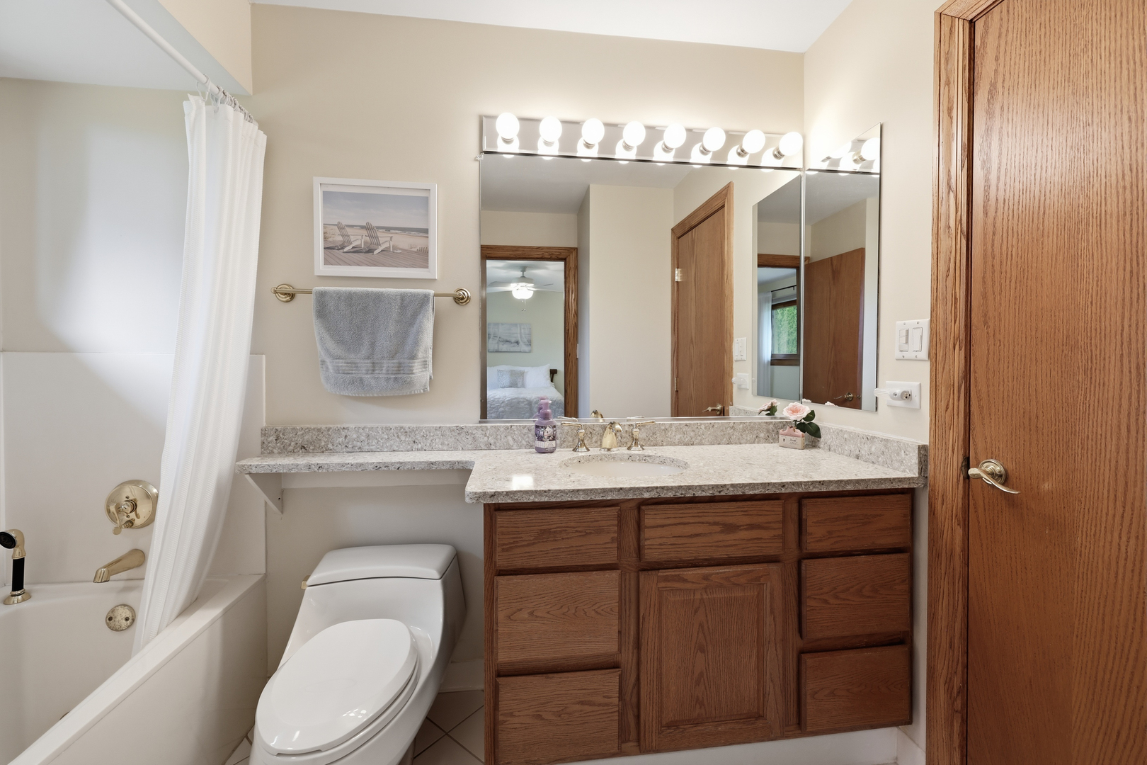 22w375 Walnut Avenue Property Photo 25