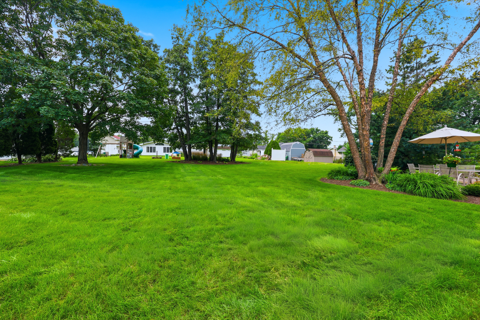 22w375 Walnut Avenue Property Photo 34