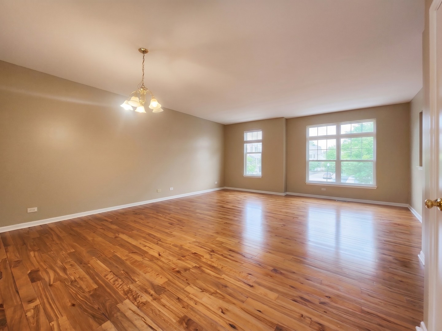 3383 Kentshire Circle Property Photo 3