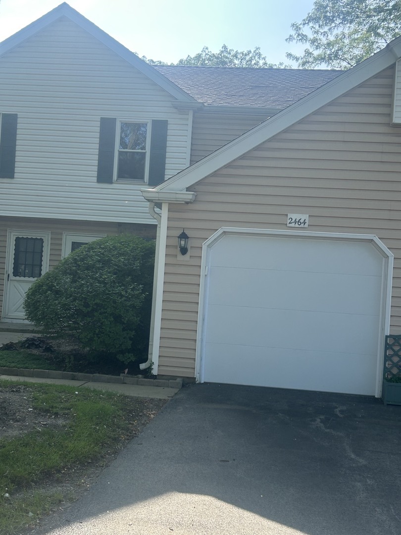 2464 Devonshire Court Property Photo 1