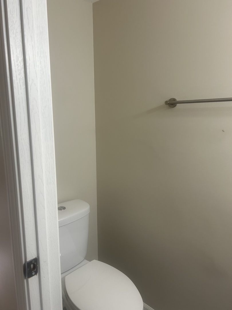 2464 Devonshire Court Property Photo 6