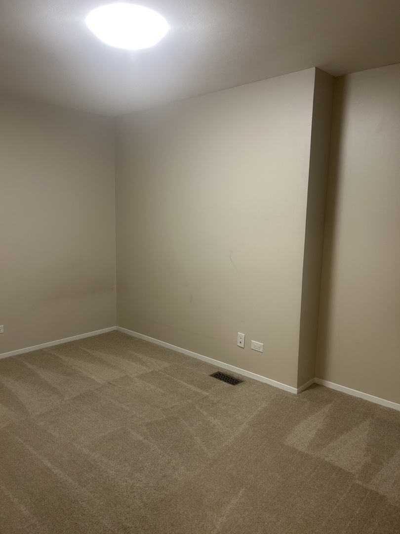 2464 Devonshire Court Property Photo 8