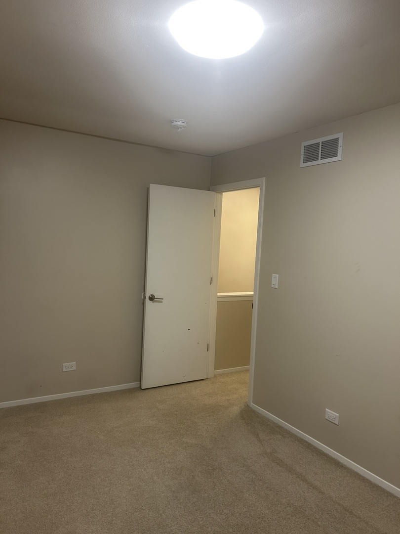 2464 Devonshire Court Property Photo 9