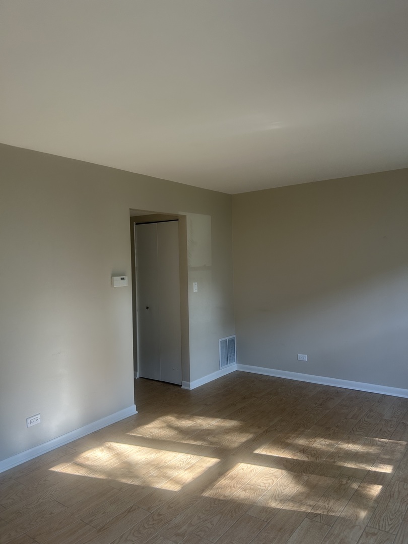 2464 Devonshire Court Property Photo 11