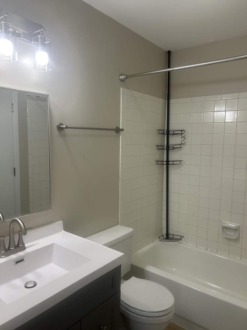 2464 Devonshire Court Property Photo 13